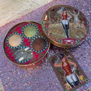 NEW BOURJOIS PARIS  Tantalizing Tamer - 3 eyeshadows - vanity glam room decor